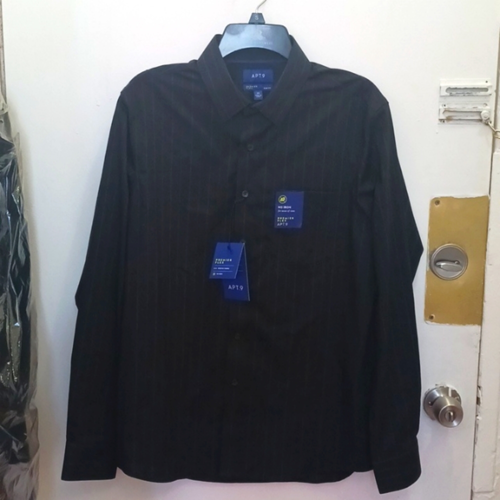 Matters Apartment 9 premier Flex slim fit size medium⚫️ shirt with gray stripes